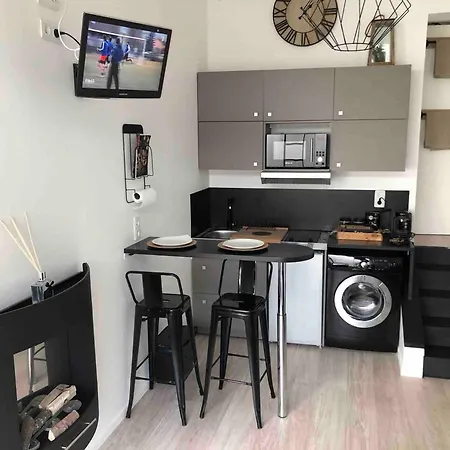 Au Coeur De Ferrand 30 M² Cheminee Lägenhet *